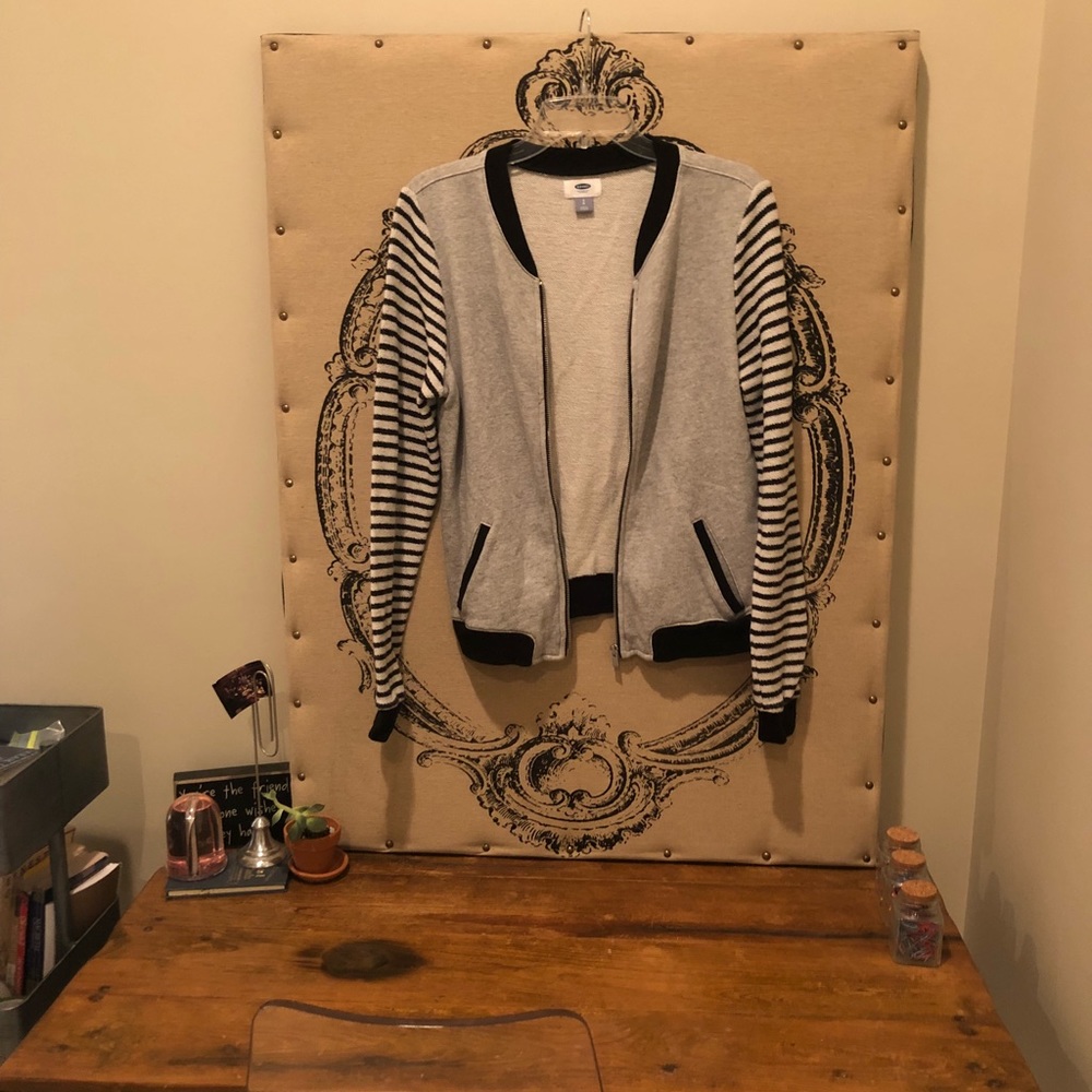 Striped zip up jacket!